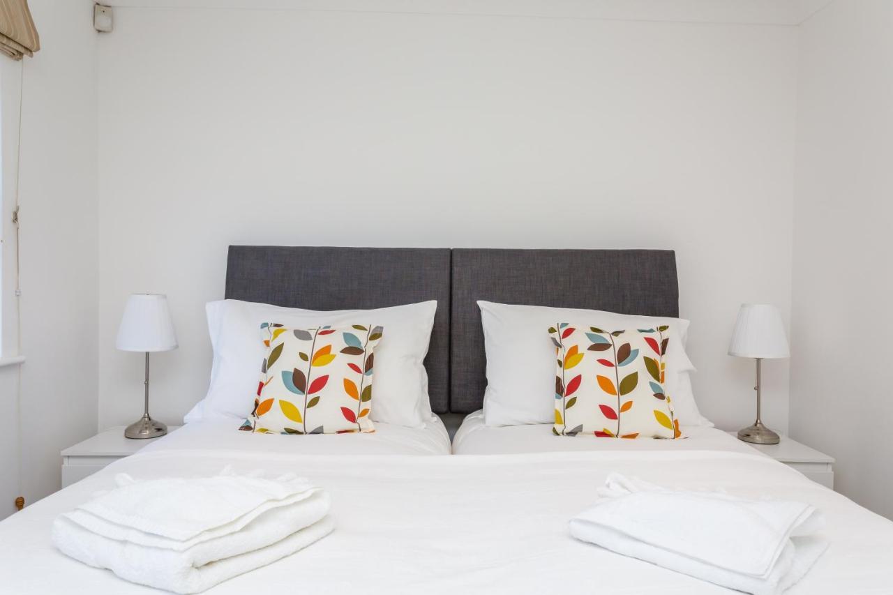 Modern Mews House With Free Parking Space, And Patio By Huluki Sussex Stays ブライトン エクステリア 写真