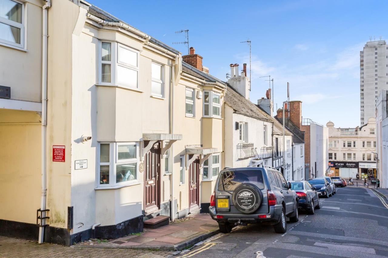 Modern Mews House With Free Parking Space, And Patio By Huluki Sussex Stays ブライトン エクステリア 写真