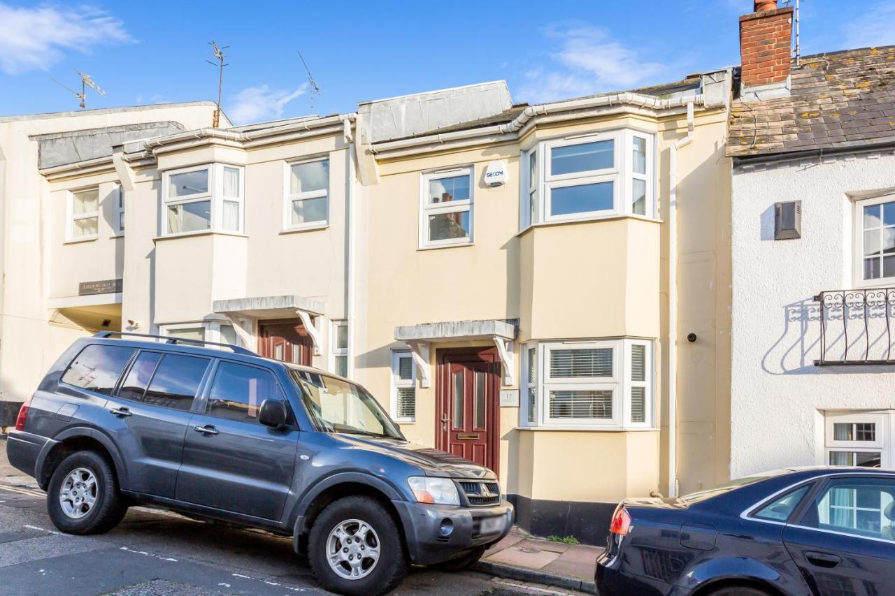 Modern Mews House With Free Parking Space, And Patio By Huluki Sussex Stays ブライトン エクステリア 写真